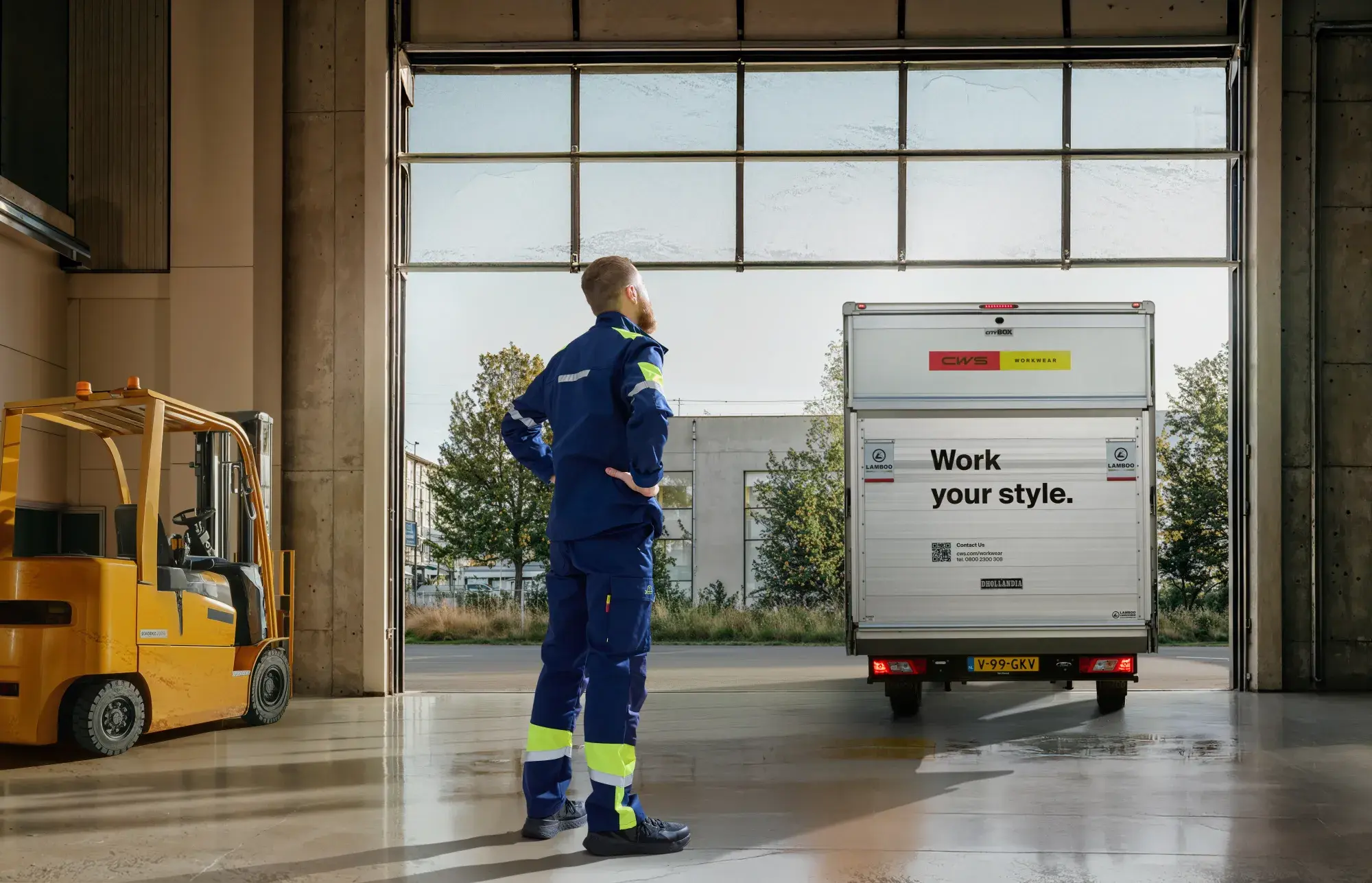 cws ww service truck arriving 02jpg