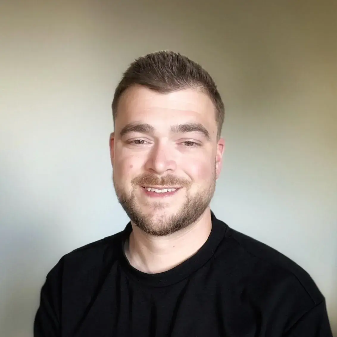 Salut ! Je suis Nick, votre recruteur. 