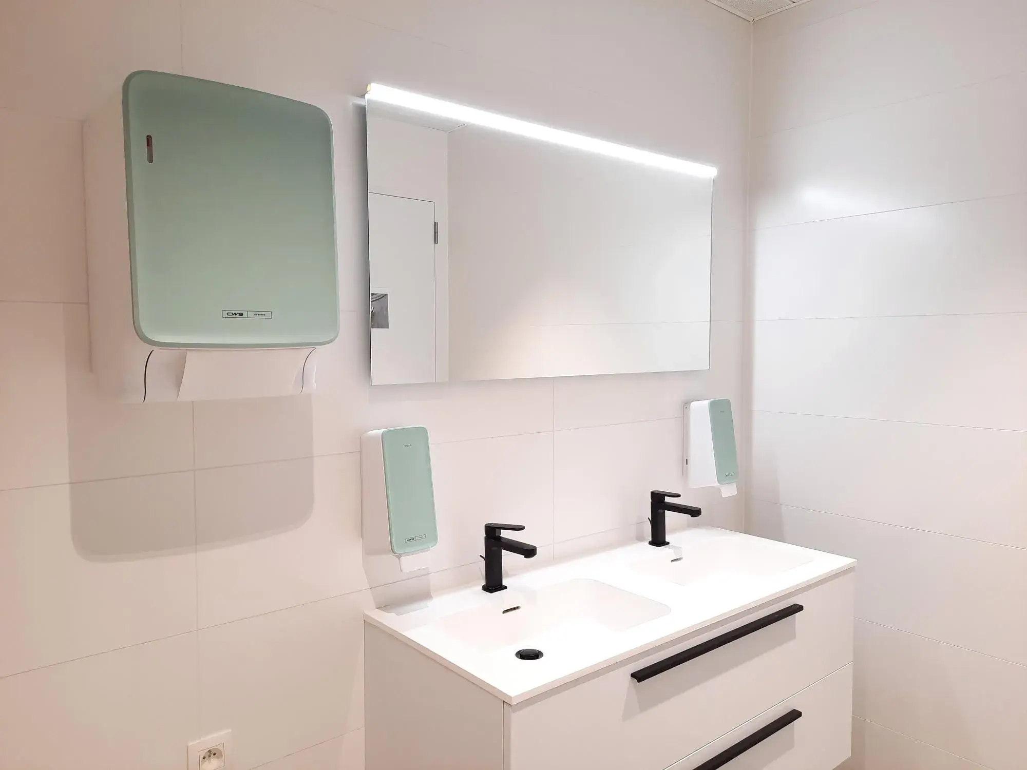 PureLine Zele Toilet (2).png