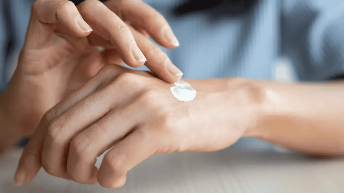 Myth 5: Frequent hand washing damages the skin – better to avoid it altogether?